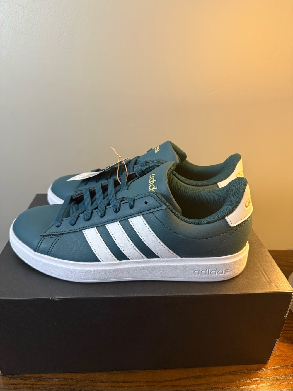 Adidas Grand Court Women’s Size 9 Sneakers Teal Green White 3-Stripes - Picture 3 of 10